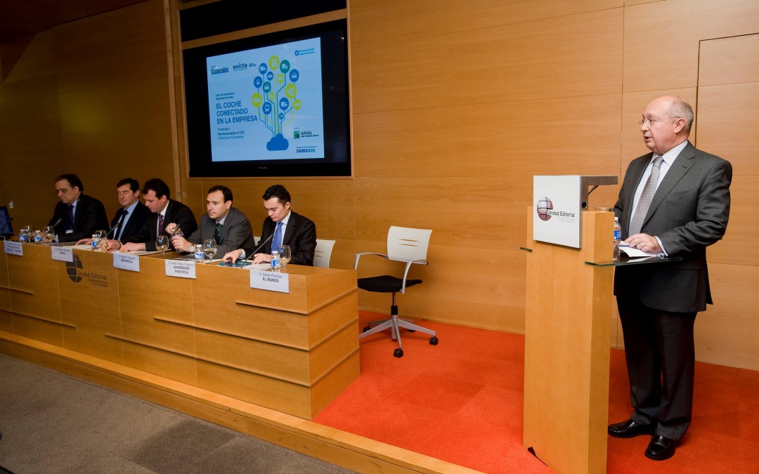 Isaac Prada speaker in the “company connected cars” forum held within the “Expansión-Evectia meetings” series of conferences